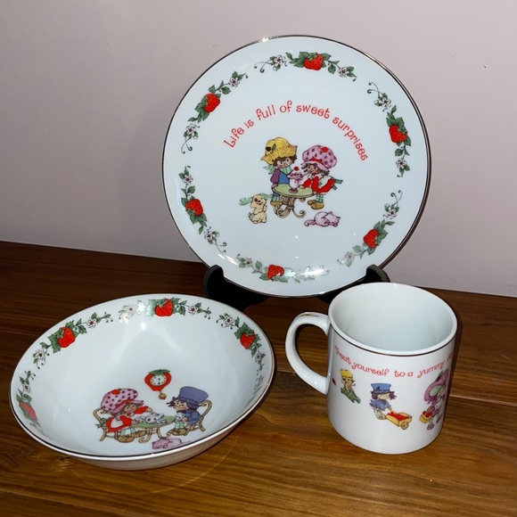 RARE Vintage 1980’s Strawberry Shortcake Porcelain dish set